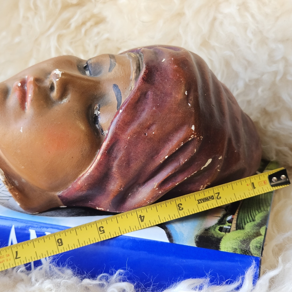 Vintage midcentury Chalk ART Hand-painted ceramic Female Bust 3-d wall hanging - Picture 6 of 7